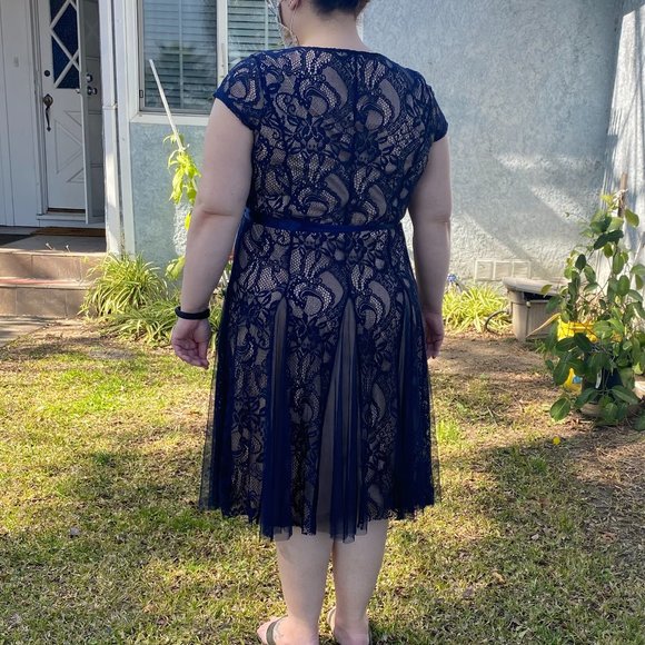 NWOT Beautiful Blue Lace Midi Dress - Picture 4 of 9